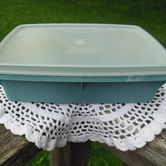 Tupperware TupperCraft Stow-N-Go craft or sewing box in aqua blue with lid 1980s - Picture 1 of 10
